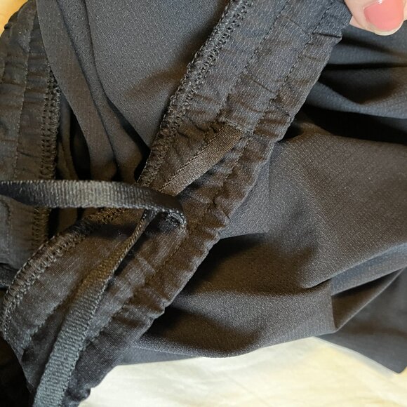 Uniqlo heatech midi skirt, black size XL - Picture 2 of 5